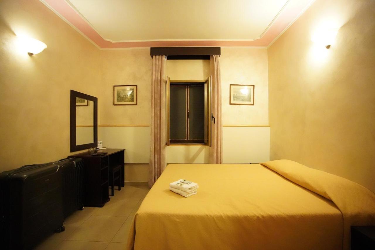 Roma Carina Hotel Eksteriør billede