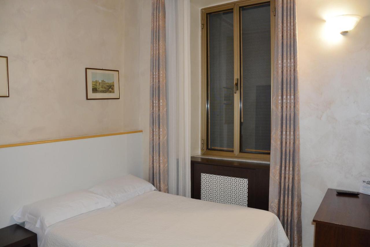 Roma Carina Hotel Eksteriør billede