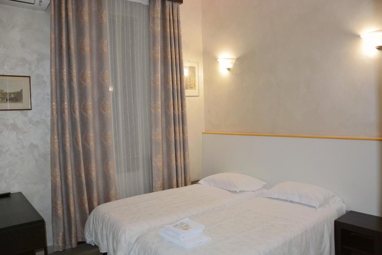 Roma Carina Hotel Eksteriør billede