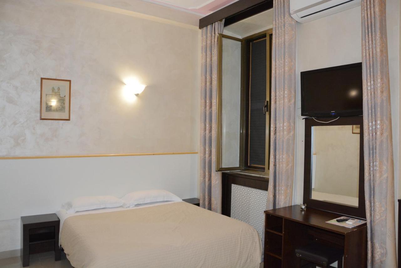 Roma Carina Hotel Eksteriør billede