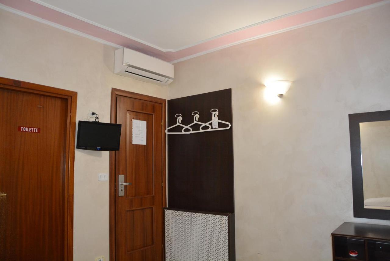 Roma Carina Hotel Eksteriør billede