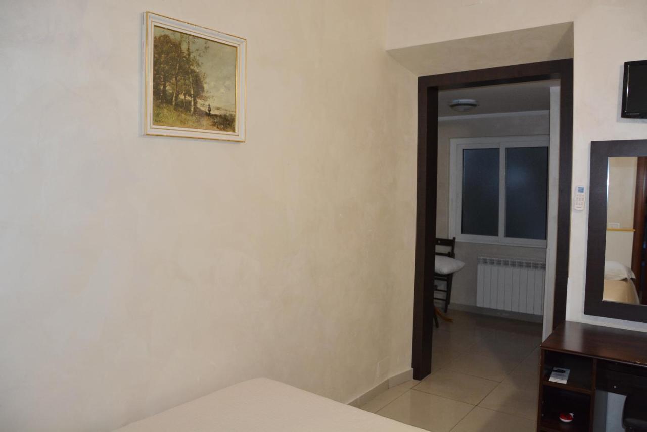 Roma Carina Hotel Eksteriør billede