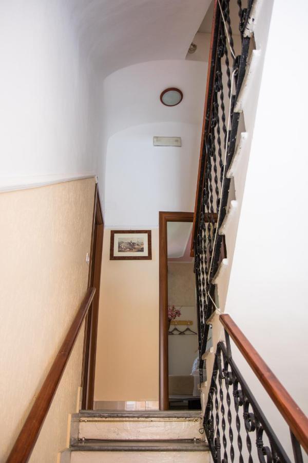 Roma Carina Hotel Eksteriør billede